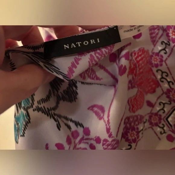 Beautiful Natori chemise/nightgown with matching robe - Picture 2 of 5